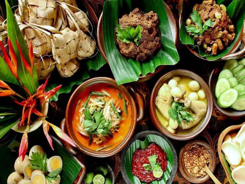 Ẩm thực Indonesia là sự giao thoa giữa những nền ẩm thực trên thế giới