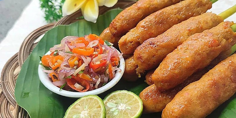 Món cơm chiên Nasi Goreng màu sắc bắt mắt