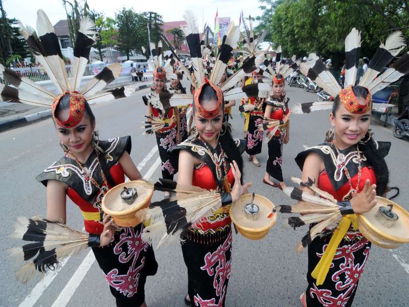 Nét độc đáo trong trang phục truyền thống Đông Kalimantan